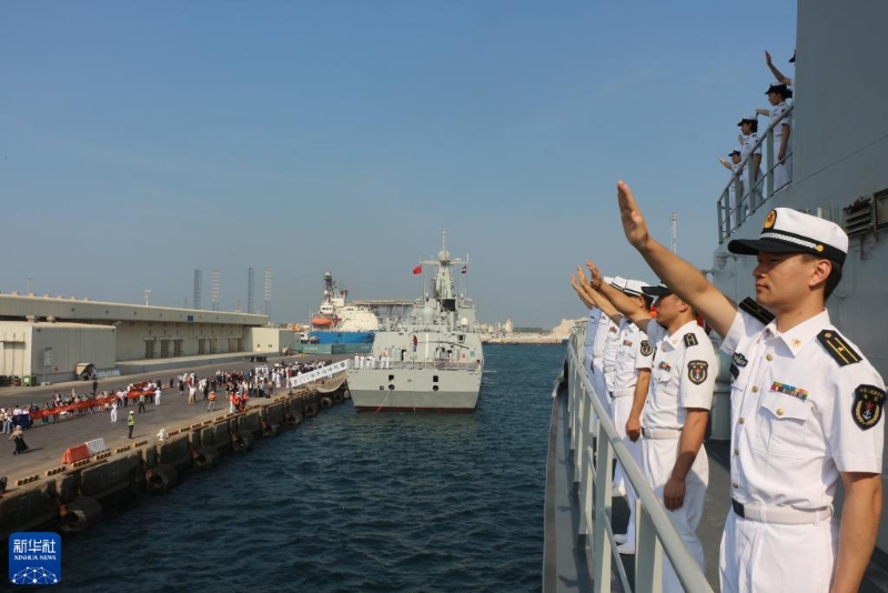 中国海军第44批护航编队抵达阿联酋妨碍友好碰头