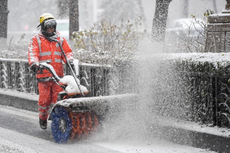 西南地域迎今冬首场大规模寒潮暴雪 多地有力应答保夷易近生保运行