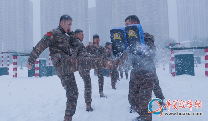 雪天搏击16_副本