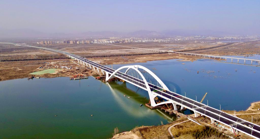 京雄大桥施工实现 京雄高速年尾将建成通车