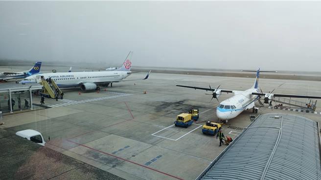 雾锁金门 尚义机场取消24航班逾2300人滞留