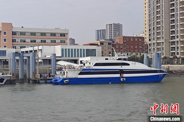 1月26日，福建泉州举办海上春运启动仪式。图为泉金航线客船“八方”轮。　吴冠标 摄
