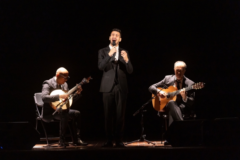 葡萄牙专业法朵歌手蒂亚戈·科雷亚（Tiago Correia）演出现场。澳门特区文化局供图