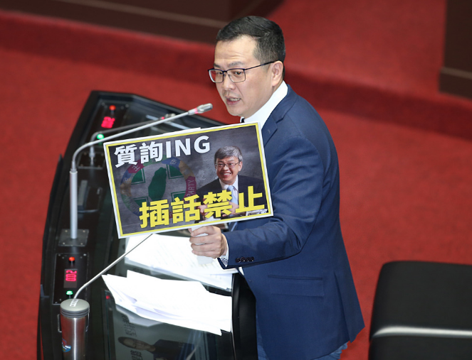 陈建仁接受质询 承认“新闻台不该由行政当局关台”