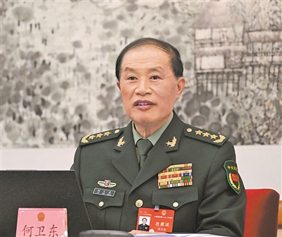 张又侠何卫东分别参加分组讨论