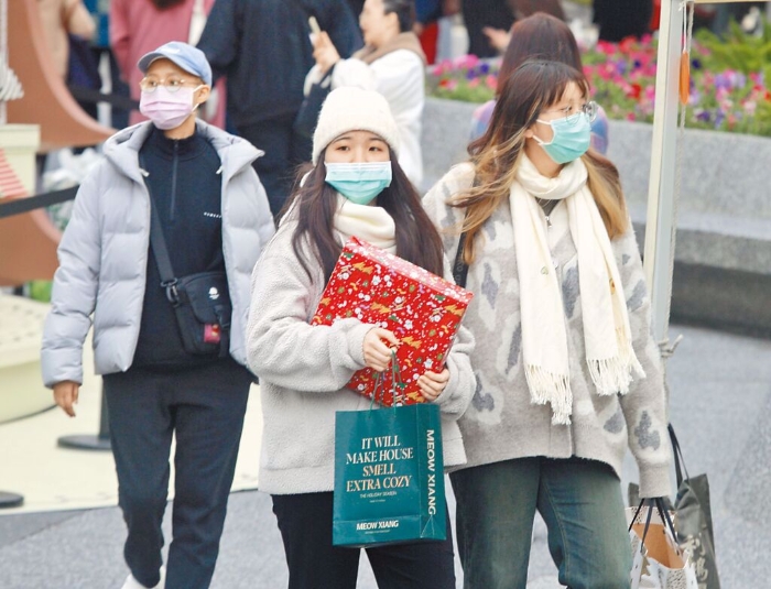 冷氣團仍持續影，各地天氣寒冷。（本報資料照片）