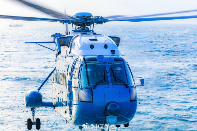 精准着舰看舰载直升机诠释什么叫做稳