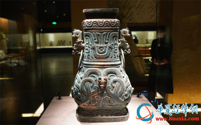单五父壶，西周晚期(公元前885年-前771年)，2003年眉县杨家村窖藏出土。(摄影：虞鹰)