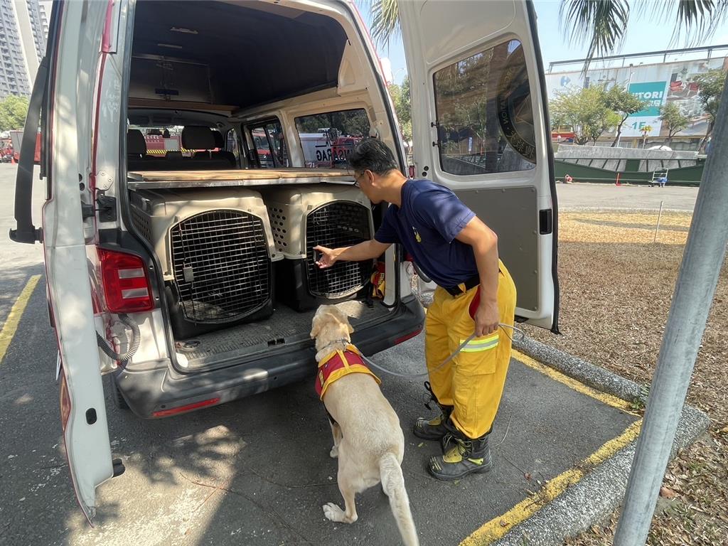 强震多处灾情！高雄特搜出动 10人1犬赴花莲救灾