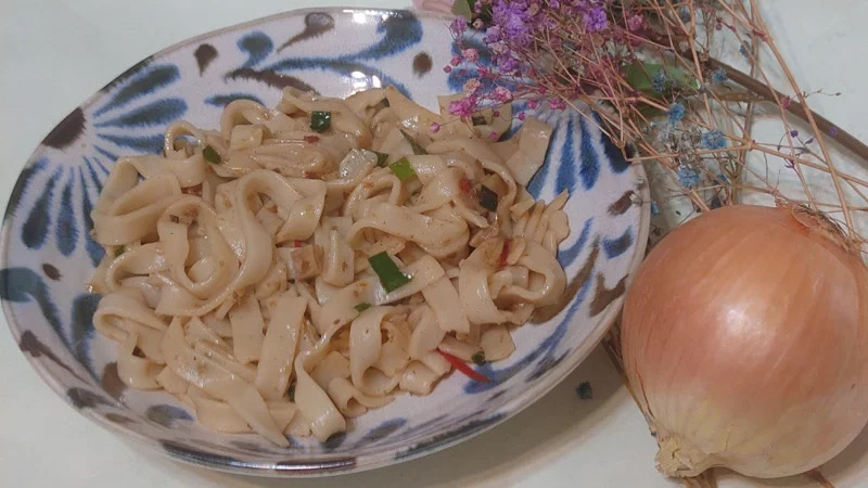 台北宝林茶室食物中毒案检出的米酵菌酸毒素，易存在于变质米食制品和腐坏洋葱。（图源：台湾《联合报》）