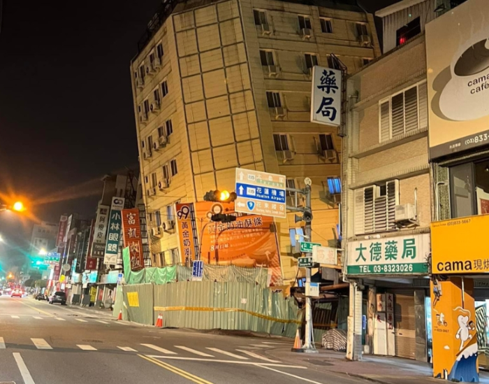 花莲中山路富凯饭店倒塌