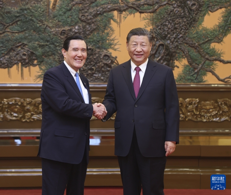 4月10日下午，中共中央总书记习近平在北京会见马英九一行。 新华社记者 鞠鹏 摄.jpeg