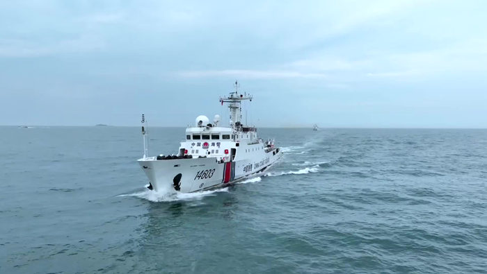 福建海警位金门附近海域依法开展常态化执法巡查.jpg