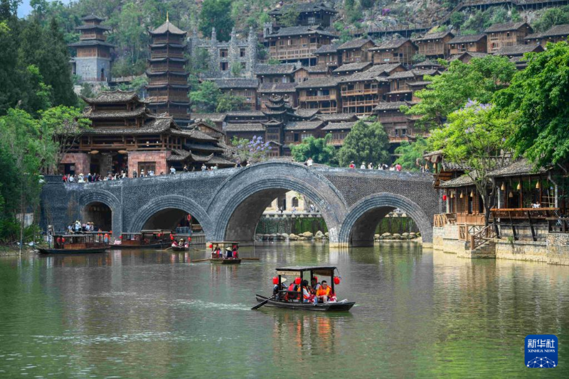 亞歷山大：我們無(wú)法控制過(guò)去和未來(lái) 但我們可以專(zhuān)注于當(dāng)下