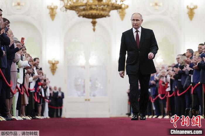 当地时间5月7日，普京在莫斯科宣誓就职。图为普京在就职典礼现场。