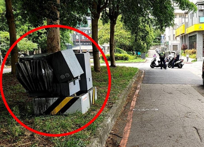 台电在新竹金山街的变压器遭民众驾车击落