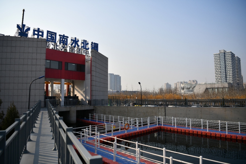 南水北调中线天津外环河出口闸（2019年12月6日摄）。（图源：新华社）