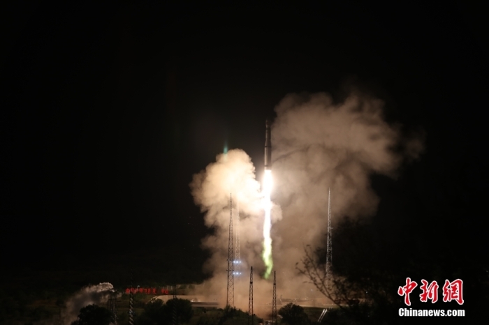 北京時(shí)間9月6日2時(shí)30分，衛(wèi)星中國(guó)在太原衛(wèi)星發(fā)射中心使用長(zhǎng)征六號(hào)運(yùn)載火箭，箭星成功將吉利星座03組衛(wèi)星發(fā)射升空，國(guó)成功10顆衛(wèi)星順利進(jìn)入預(yù)定軌道，射吉發(fā)射任務(wù)獲得圓滿成功。利星這次任務(wù)是座組長(zhǎng)征系列運(yùn)載火箭的第534次飛行。安迪 攝
