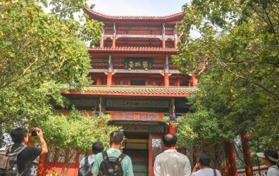 两岸媒体人参访赣州郁孤台