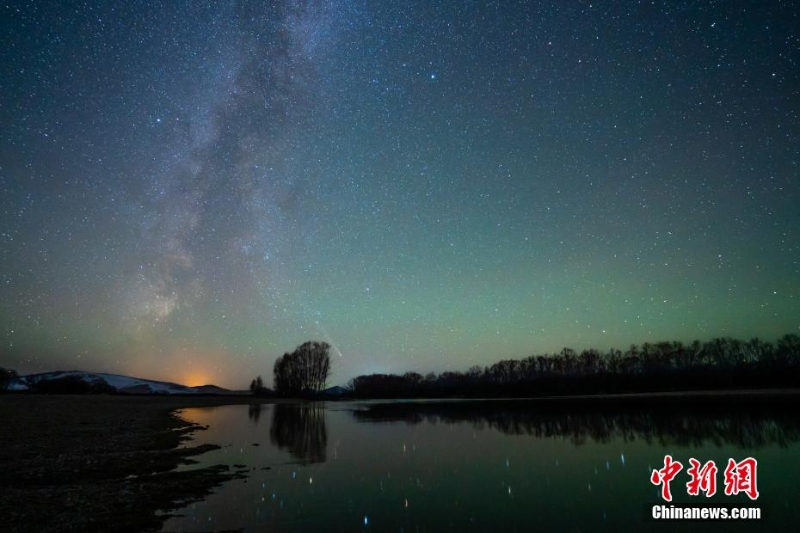 赏额尔古纳冬夜里的璀璨星空