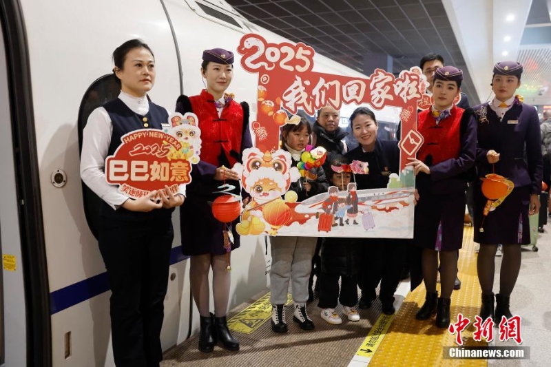 2025年春运 长三角地区开出首趟临时旅客列车