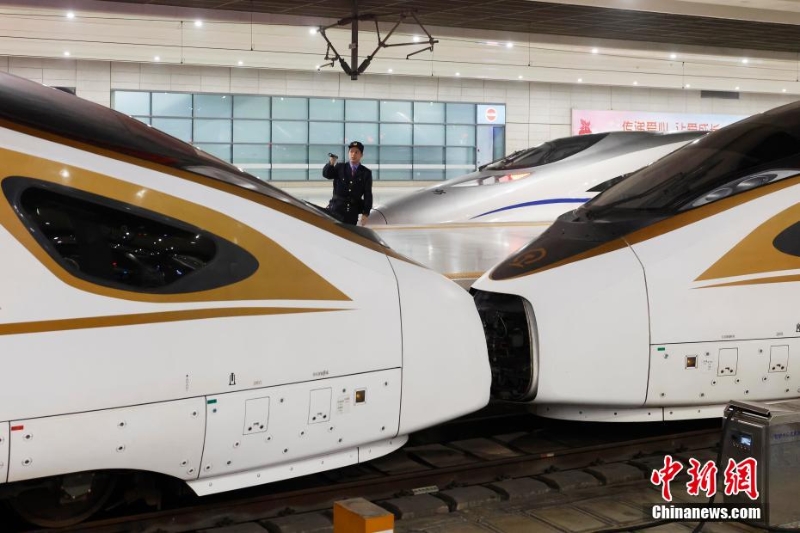 2025年春运 长三角地区开出首趟临时旅客列车