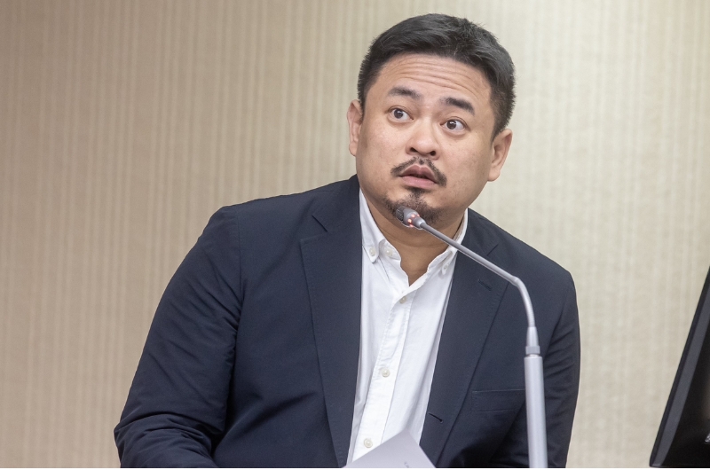 台劳动部门负责人洪申翰（图源：台湾“联合新闻网”）