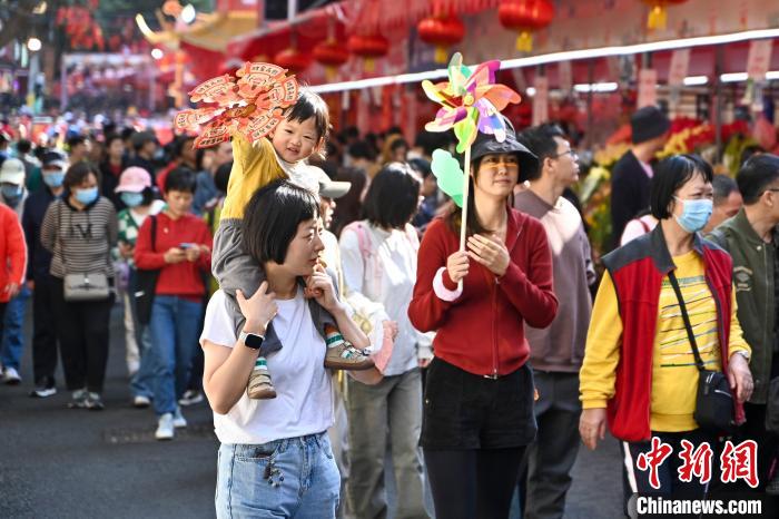 （新春见闻）广州“百年花市”开市迎客