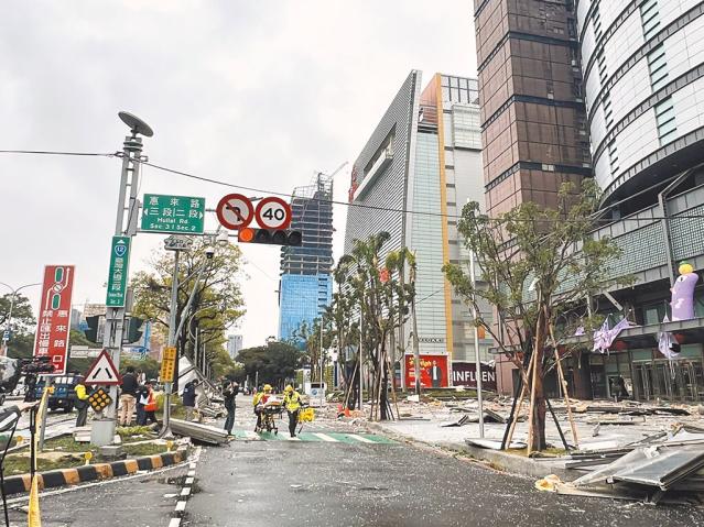 台中市新光三越百货大楼13日11时许发生爆炸，造成多人死伤。（图源：台湾“中时新闻网”）