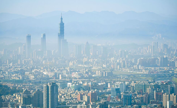 台湾基北北桃连4天空品亮橘灯