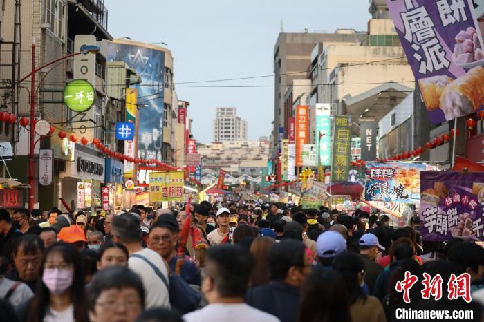 台湾大甲妈祖起驾：当绕境“遇上”清明假期