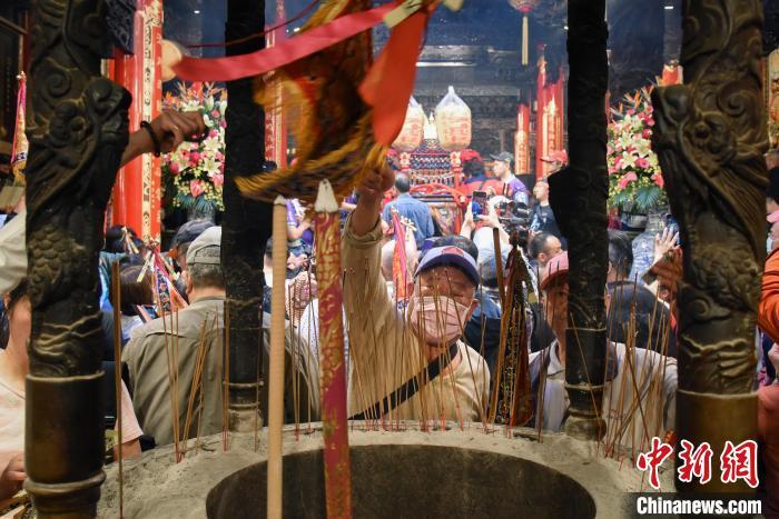 台湾大甲妈祖起驾：当绕境“遇上”清明假期