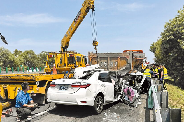 台湾高速公路车祸