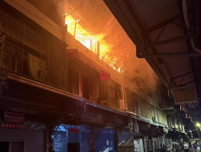台中市大里区中兴路一段216巷某透天民宅，15日深夜12时多传出火警