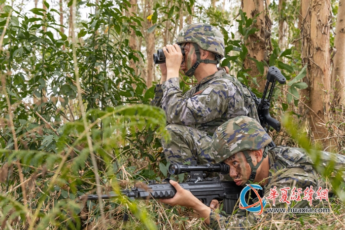 8、2025年4月16日，武警官兵在进行潜伏狙击_副本