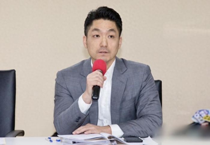 与绿营议员唇枪舌剑，蒋万安硬起来：是否违“法”不是你们说了算_1745552468215
