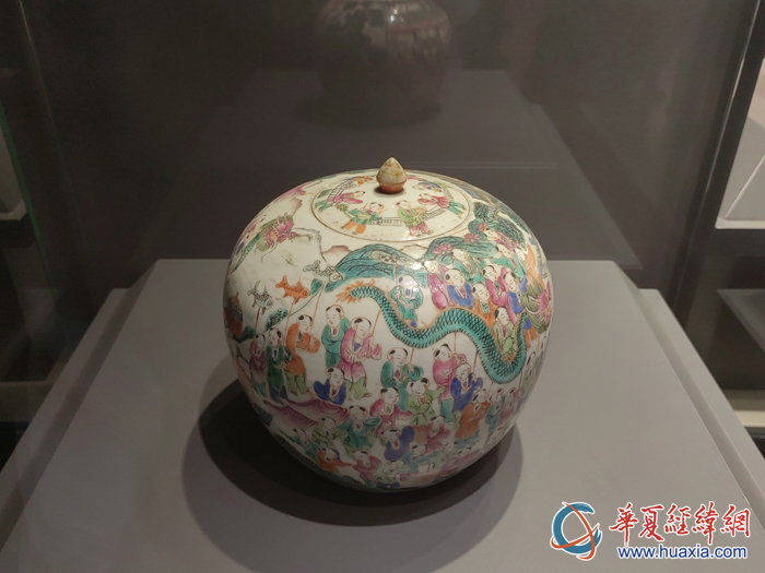 nan4：粉彩百子图盖罐（清）