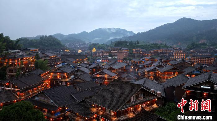 广西侗寨夜色美
