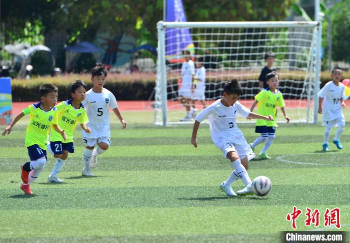 两岸足球少年福州以球会友