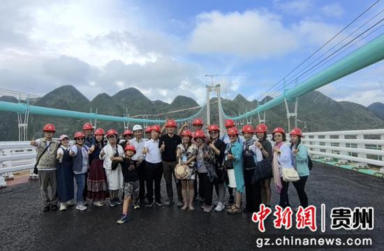 “两岸一家亲 布依风情浓”台湾交流团