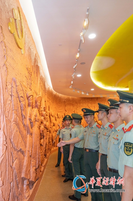 图7：武警官兵在交流参观感悟_副本