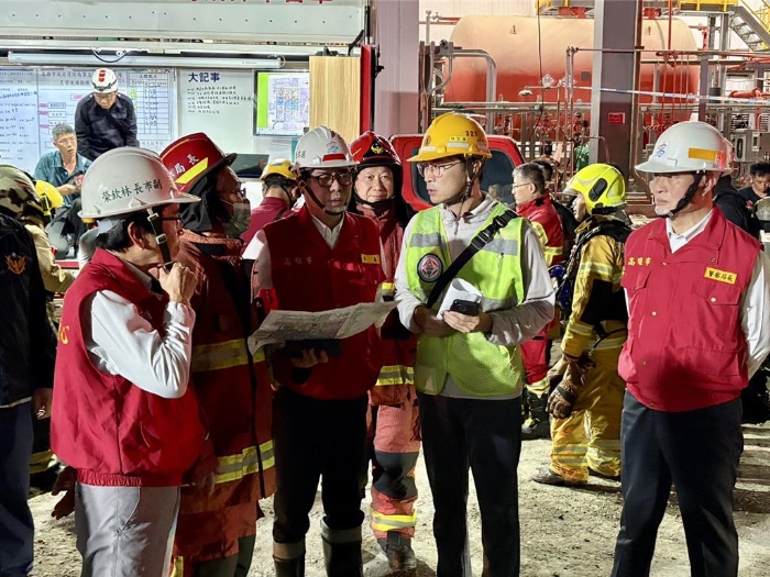 高雄兴达电厂新2号燃气复循环机组昨测试期间惊传爆炸，高雄市长陈其迈赶赴现场。