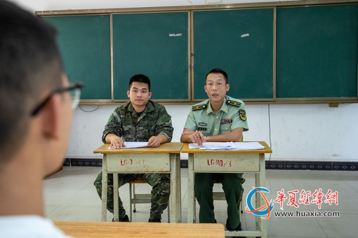 7.图为考生进行面试考核。赵天钰摄_副本