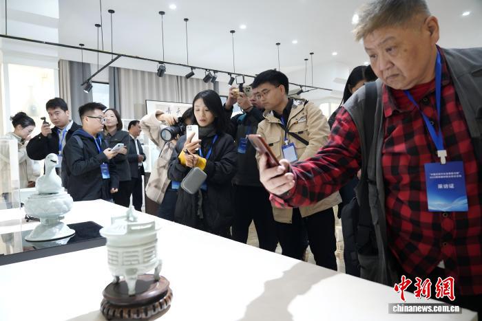 台湾媒体人走进河南汝州感受千年汝瓷文化