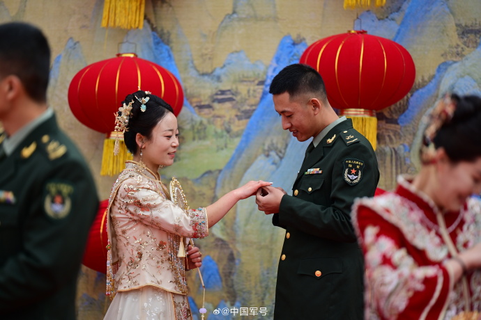 008rKb6ply1i6l8aoogthj36dc48w1l5