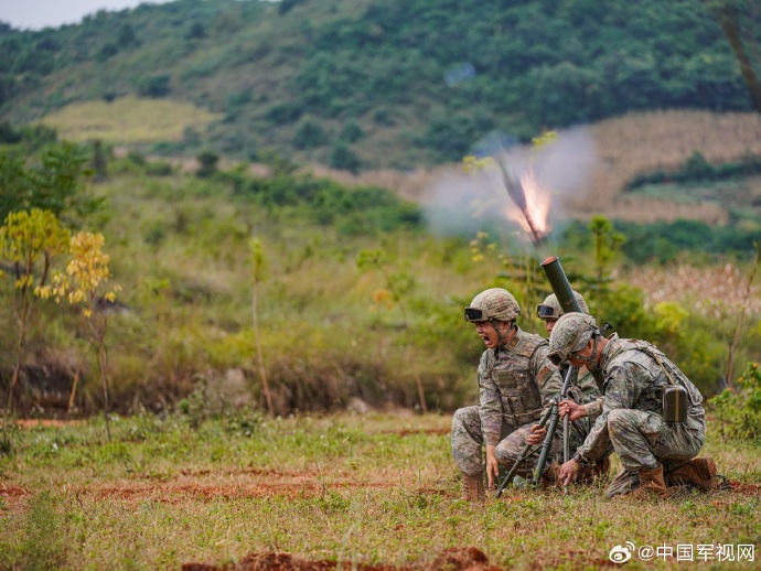 005XDnEely1i6qyy0oz8yj32bc1qle82