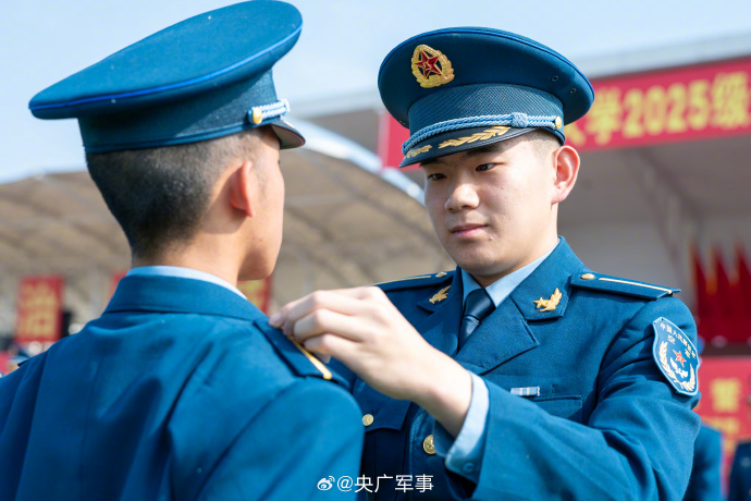 001SX8hXly1i6r7f3kufuj64742srqv902