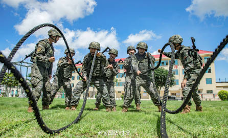 822d9351ly1i6n9fwp6hcj253i330npi