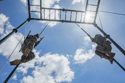 822d9351ly1i6n9fw51iaj24rn36fnph