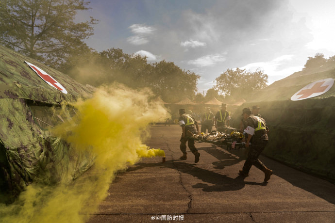 822d9351ly1i6qx0c789wj27c04w0x6u